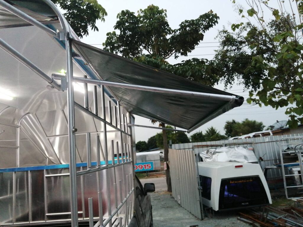 หลังคารถพุ่มพวง