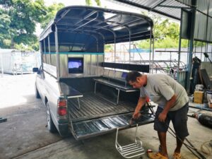 หลังคาสองแถว