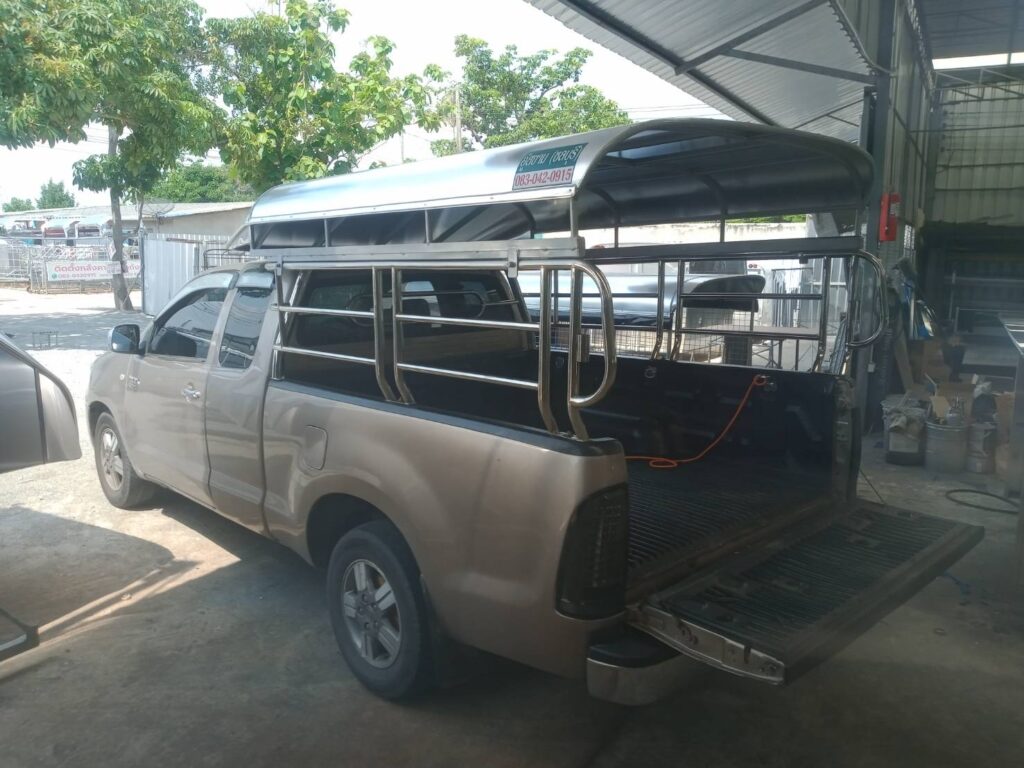 หลังคาสวมคอก