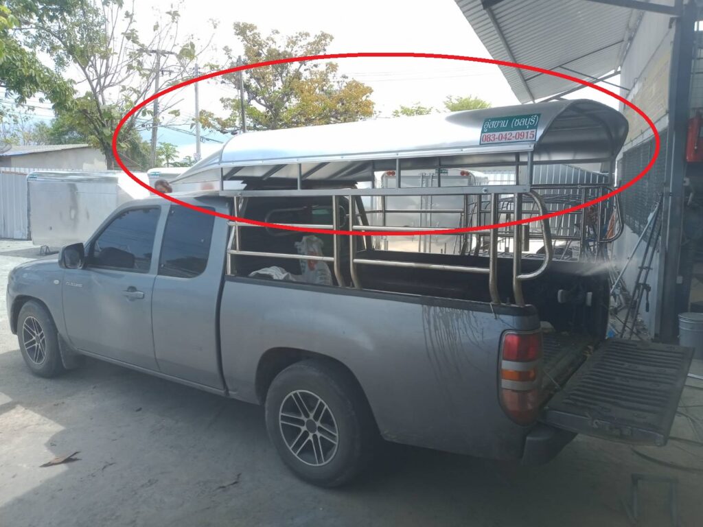 หลังคาสวมคอก