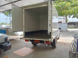 ตู้ทึบ hilux champ ตู้คาร์โก้ตู้ cargo box ตู้แห้งรถกระบะ