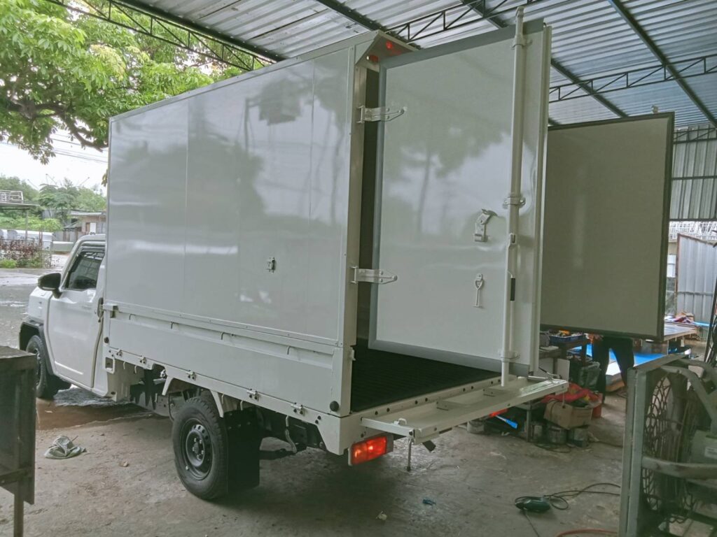 ตู้ทึบ hilux champ ตู้คาร์โก้ตู้ cargo box ตู้แห้งรถกระบะ